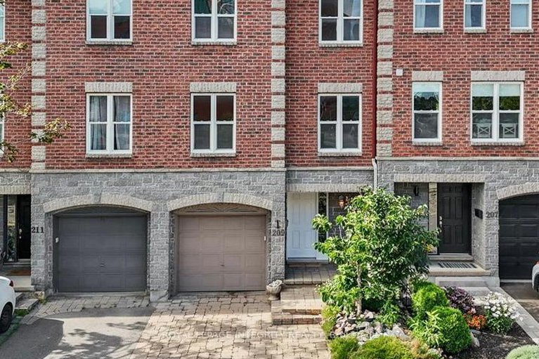 28639297/209-arcola-private/overbrookcastle-heights/ottawa/ontario/K1K4X1_1