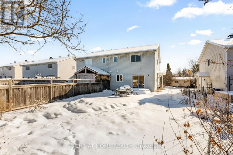 29378153/254-maude-street/almonte/mississippi-mills/ontario/K0A1A0_41