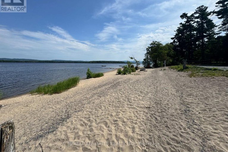 28898868/300-riverwood-drive/woodlawnmaclarens-landingkilmaurs/ottawa/ontario/K0A3M0_6