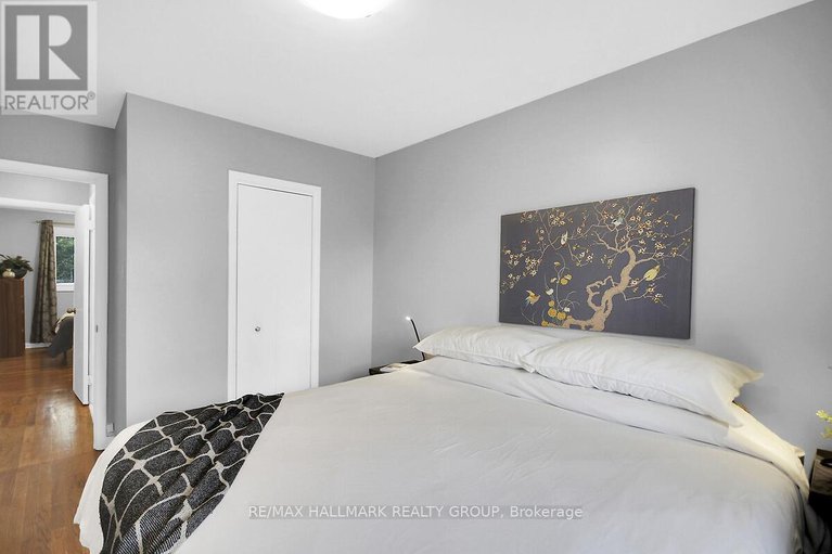 28792256/904-pinewood-crescent/queensway-terrace-north/ottawa/ontario/K2B5Y4_20