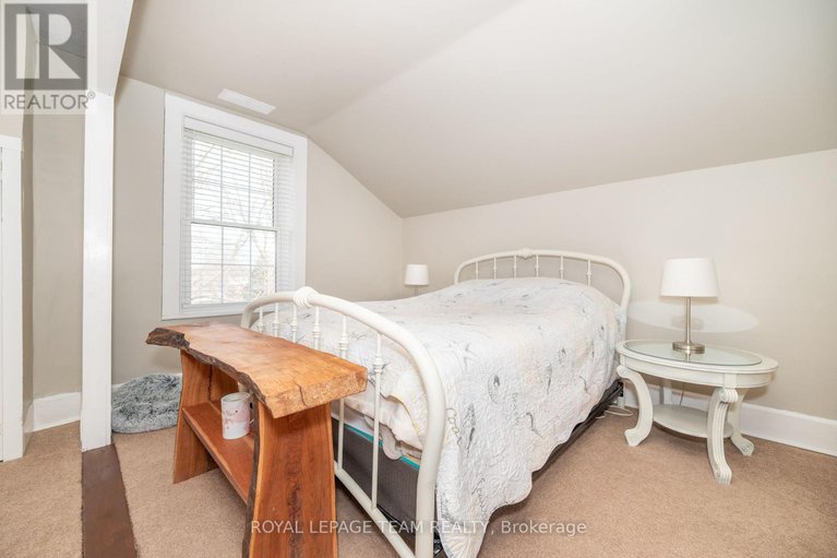 28601019/81-york-street/lanark-highlands-lanark-village/lanark-highlands/ontario/K0G1K0_22