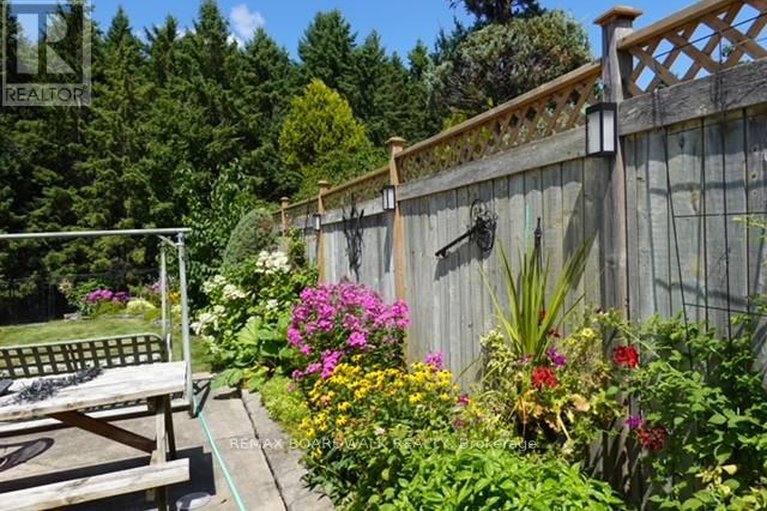 29408101/182-palomino-drive/bridlewood/ottawa/ontario/K2M1P2_44