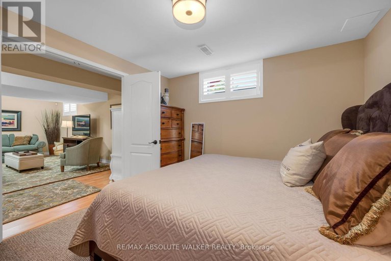 28962053/841-scala-avenue/notting-hillsummerside/ottawa/ontario/K4A4M1_33