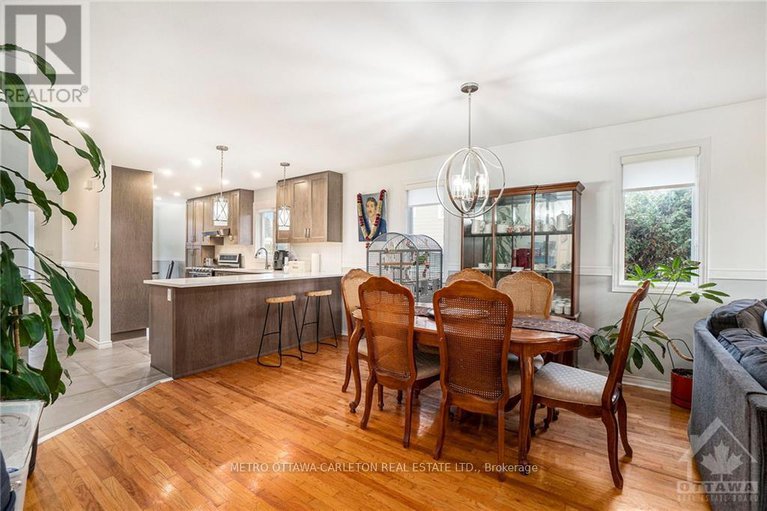 28929561/41-red-maple-crescent/blackburn-hamlet/ottawa/ontario/K1B4E2_9