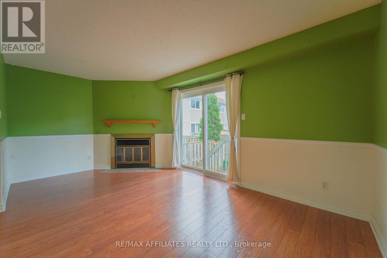 28589609/65-47-mcdermot-court/katimavik/ottawa/ontario/K2L3V5_17