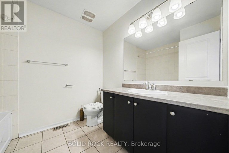 29305275/407-white-arctic-avenue/half-moon-bay/ottawa/ontario/K2J5W5_24