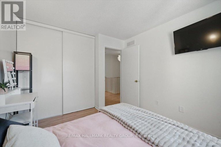 28376858/2083-sacramento-drive/fallingbrookgardenway-south/ottawa/ontario/K4A3L2_20