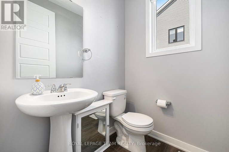 28879241/165-yearling-circle/richmond/ottawa/ontario/K0A2Z0_17