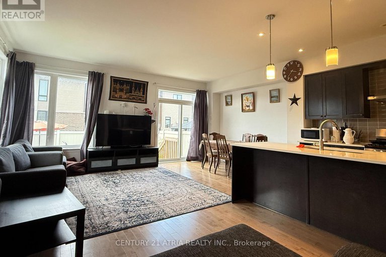 28593395/534-triangle-street/emerald-meadowstrailwest/ottawa/ontario/K2S1E7_2