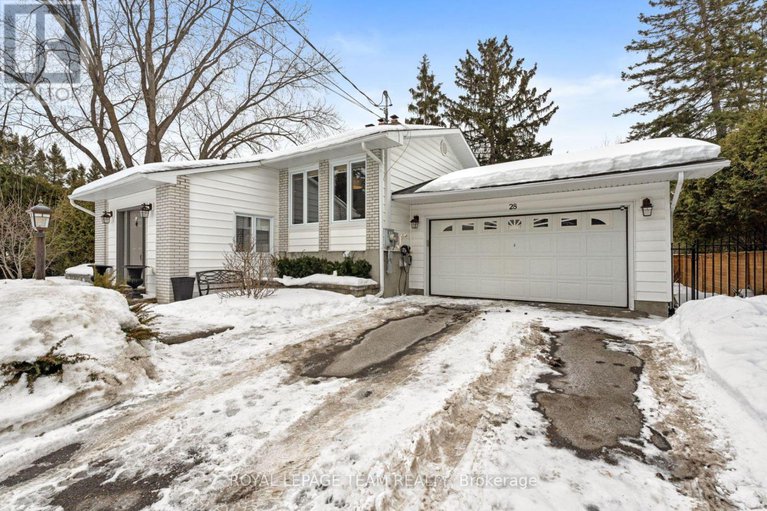 29404237/28-maplehill-way/manotick-village-manotick-estates/ottawa/ontario/K2C3H1_4