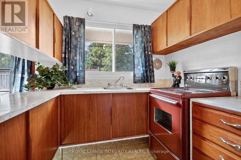 29006846/2106-dunelm-street/elmvale-acresurbandale/ottawa/ontario/K1G2S3_18