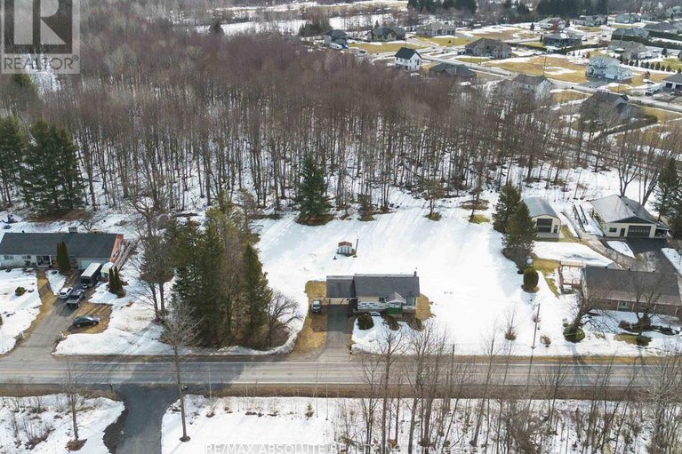 29180472/1984-forced-road/vars-area/ottawa/ontario/K0A3H0_21