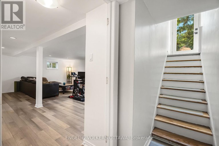 29427453/1270-cheverton-avenue/alta-vista/ottawa/ontario/K1H7P6_26