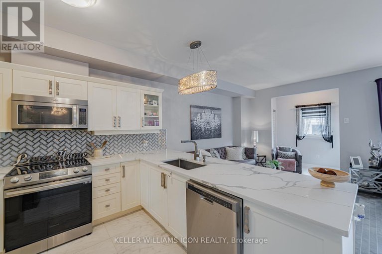 28511828/246-longfields-drive/longfields/ottawa/ontario/K2J5Y7_15