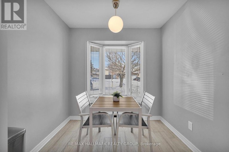 29397624/17-glenmoriston-avenue/glencairnhazeldean/ottawa/ontario/K2L2S3_7