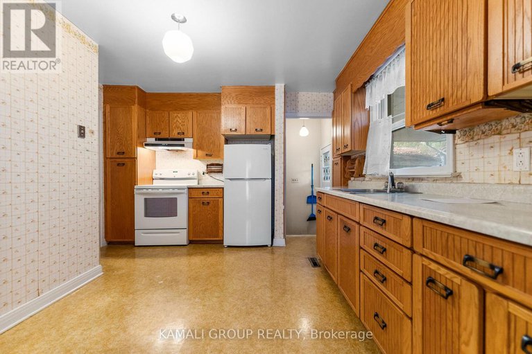 29087662/683-courtenay-avenue/laurentianview/ottawa/ontario/K2A3B8_6