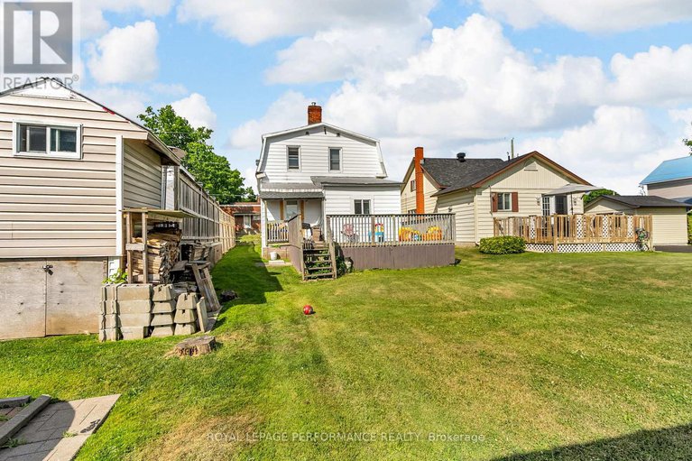 28536713/149-dominion-street-s/alexandria/north-glengarry/ontario/K0C1A0_30