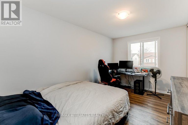 29094061/39-inwood-drive/bridlewood/ottawa/ontario/K2M1Z3_29
