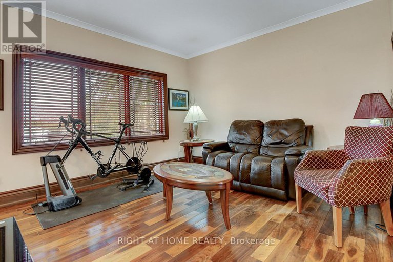 28184853/1271-field-street/bel-air-park/ottawa/ontario/K2C2P9_6