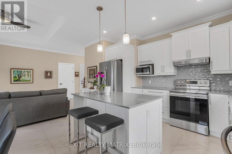 28716853/16-julien-street/lorignal/champlain/ontario/K0B1K0_10