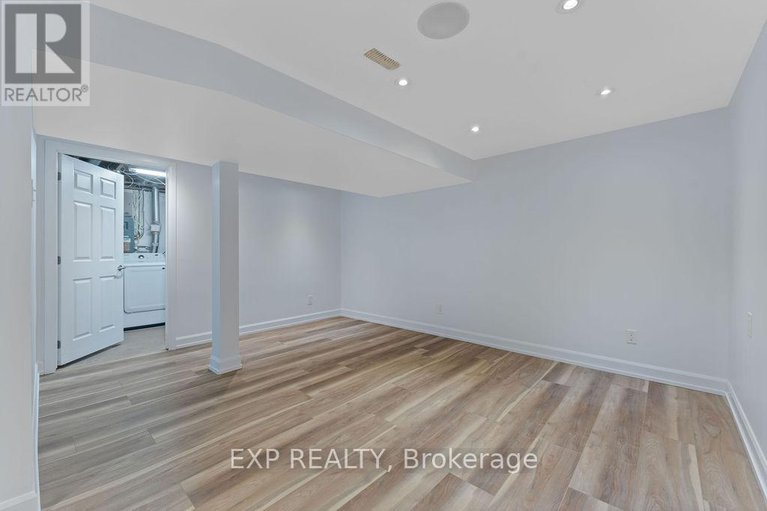 29077566/19-sunnycrest-drive/city-viewskylinefisher-heightsparkwood-hills/ottawa/ontario/K2E5Y3_29