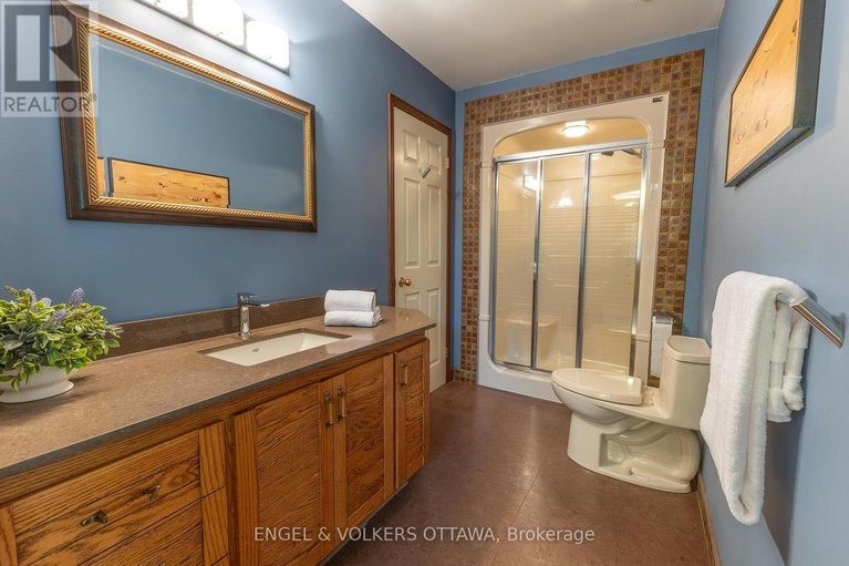28451824/7-deerfield-drive/mcnabbraeside-twps/mcnabbraeside/ontario/K0A3L0_28