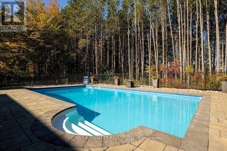 28142173/2284-summerside-drive/manotick-east-to-manotick-station/ottawa/ontario/K4M1B4_47