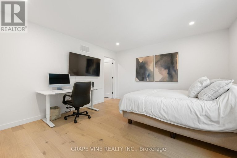 29642909/1108a-falaise-road/borden-farmstewart-farmcarleton-heightsparkwood-hills/ottawa/ontario/K2E6R2_35