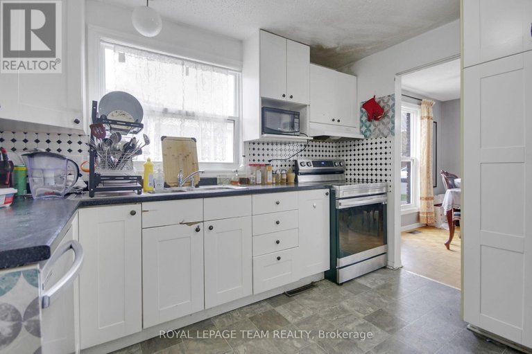 28494304/52-bowhill-avenue/borden-farmstewart-farmcarleton-heightsparkwood-hills/ottawa/ontario/K2E6S7_6