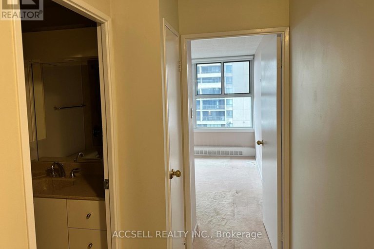 29123640/1785-frobisher-lane-n/riverview-park/ottawa/ontario/K1G3T7_14