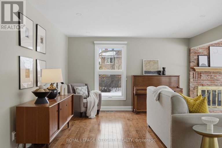 29430420/8-smugglers-court/arlington-woods/ottawa/ontario/K2H7Y7_15