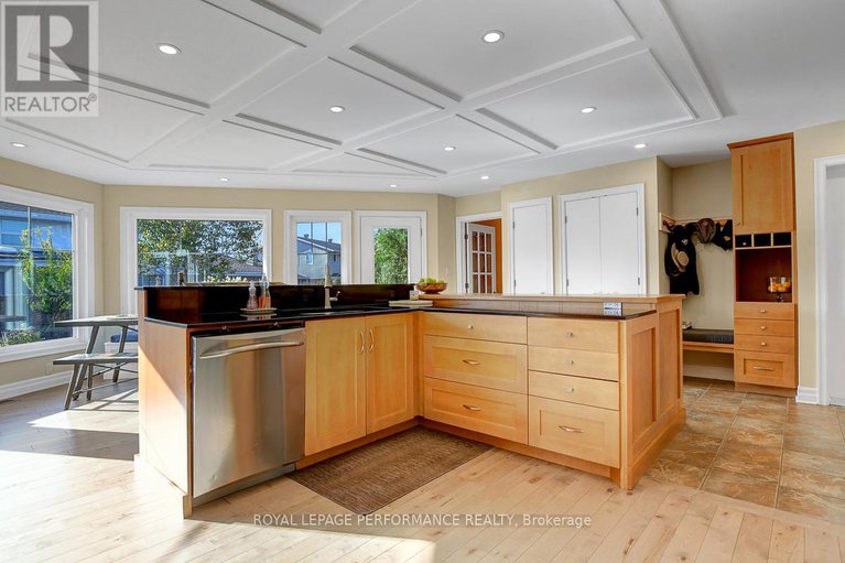 28895851/6-sellers-way/arlington-woods/ottawa/ontario/K2H7Y4_7