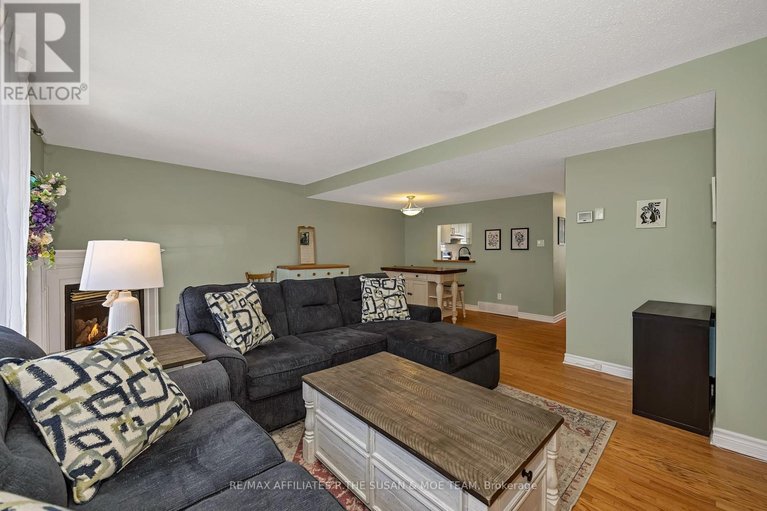 29682190/35-monterey-drive/leslie-park/ottawa/ontario/K2H7A9_16