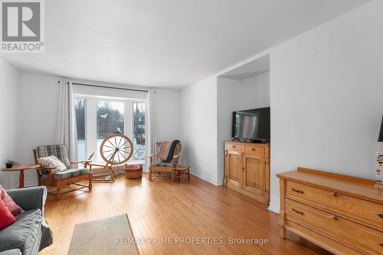 29613818/13475-crump-road/north-dundas-winchester-twp/north-dundas/ontario/K0C1H0_9