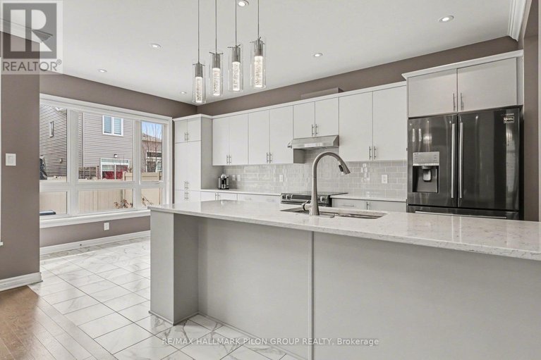 29671011/266-shinleaf-crescent/mer-bleuebradley-estatesanderson-park/ottawa/ontario/K1W0J2_6