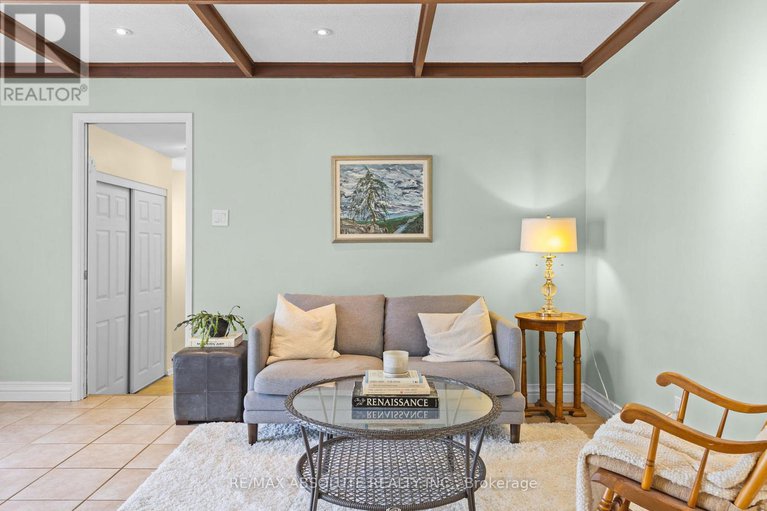 29046801/22-banting-crescent/beaverbrook/ottawa/ontario/K2K1P4_23