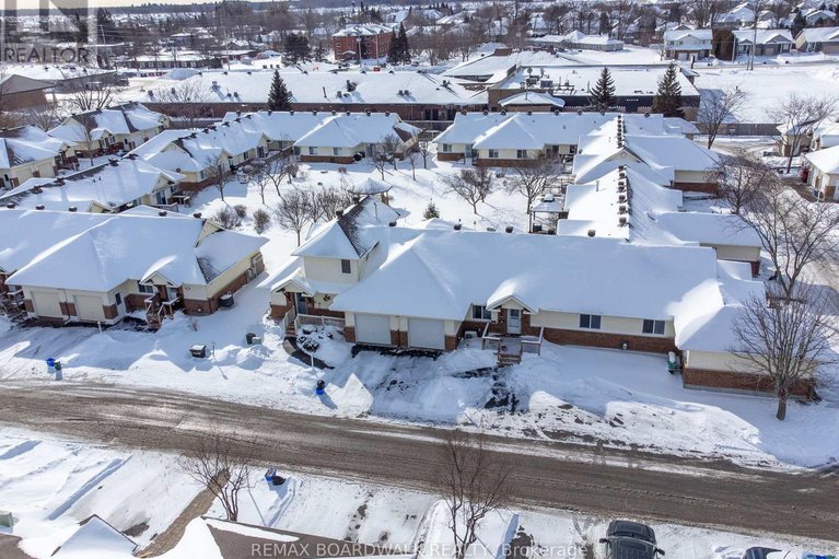 29301147/206-oak-leaf-private/richmond/ottawa/ontario/K0A2Z0_24