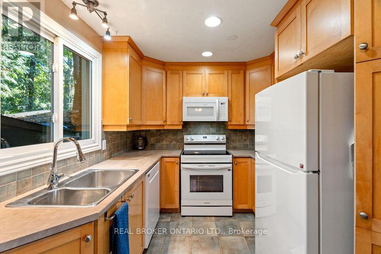 28929397/3-20-kempster-avenue/britannia/ottawa/ontario/K2B8B2_5