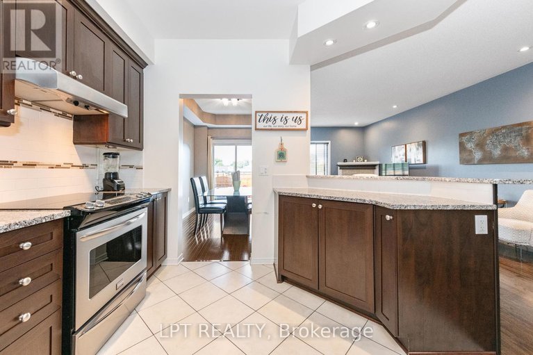 28801057/950-torovin-private/pineview/ottawa/ontario/K1B0A7_6