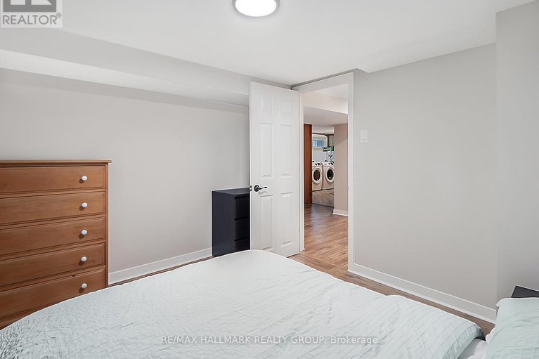 29075459/2077-lemay-crescent/elmvale-acresurbandale/ottawa/ontario/K1G2X5_24