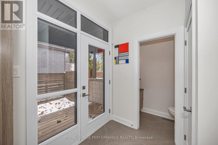 29105502/383-princeton-avenue/mckellarhighland/ottawa/ontario/K2A4E1_11