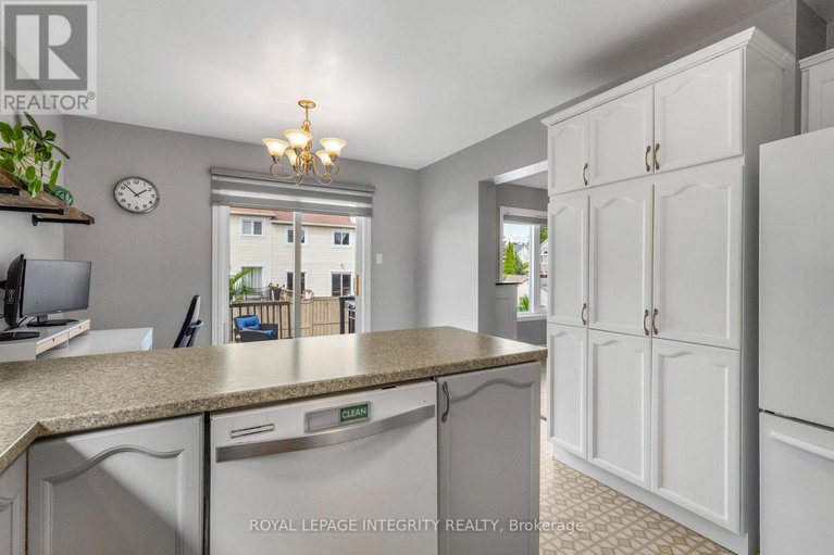 28810608/589-pocono-crescent/fallingbrookgardenway-south/ottawa/ontario/K4A3J6_18
