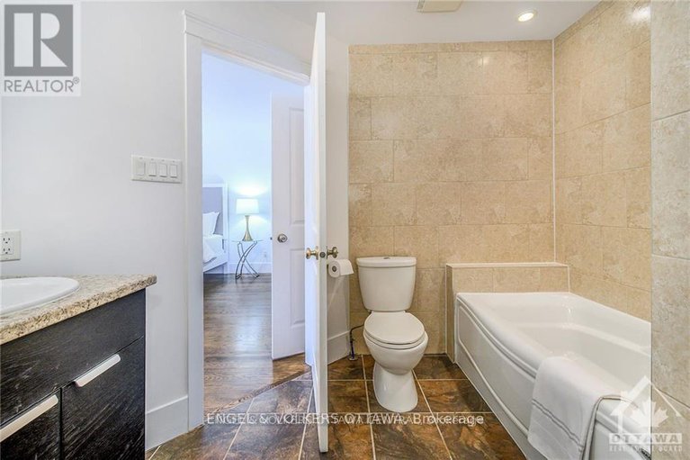 28550906/105-montauk-pvt/carleton-heights/ottawa/ontario/K2C2B4_17