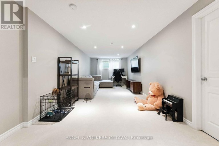 28800618/741-morningstar-way/mer-bleuebradley-estatesanderson-park/ottawa/ontario/K1W0G6_34