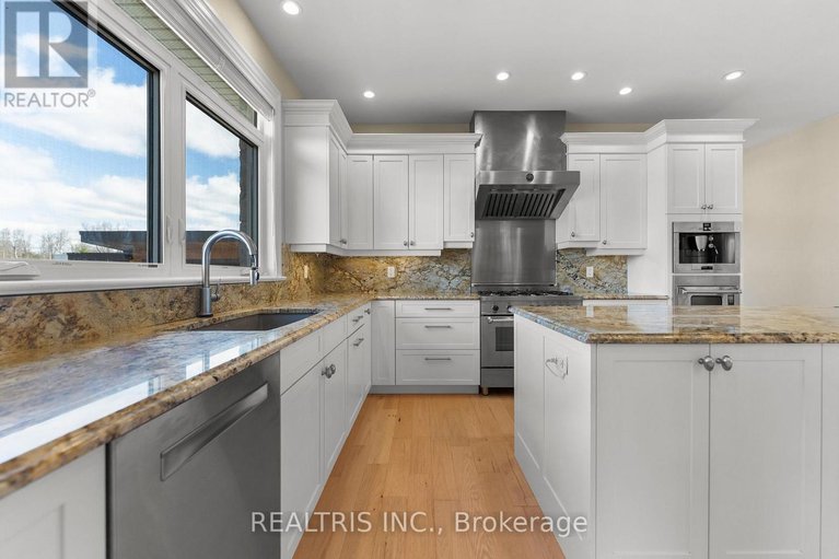 29604659/5813-red-castle-ridge/manotick-east-to-manotick-station/ottawa/ontario/K4M0A4_9