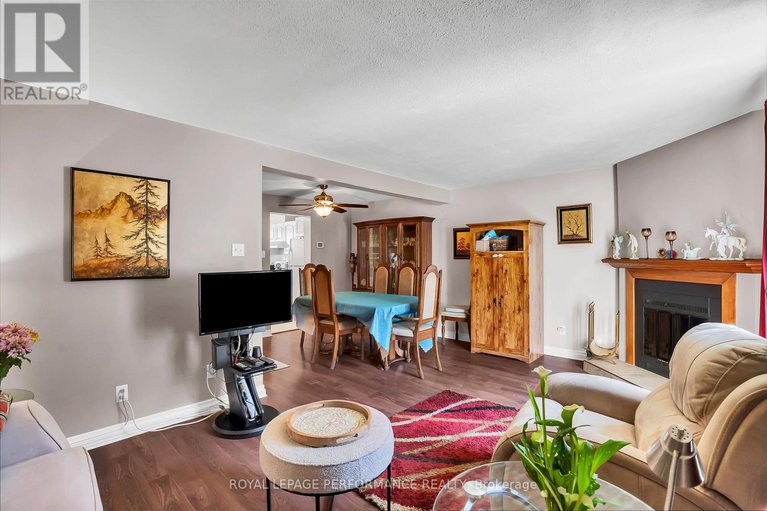 28226531/1752-lafrance-drive/queenswood-heights-south/ottawa/ontario/K1E2H2_15