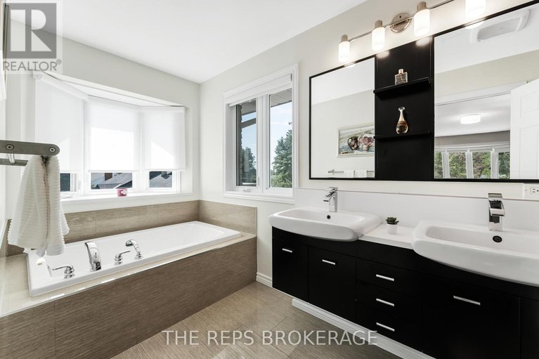 28788760/3062-upper-otterson-place/mooneys-bayrevelstoke/ottawa/ontario/K1V7B6_25