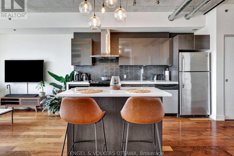 28414766/516-360-mcleod-street/ottawa-centre/ottawa/ontario/K2P1A9_14