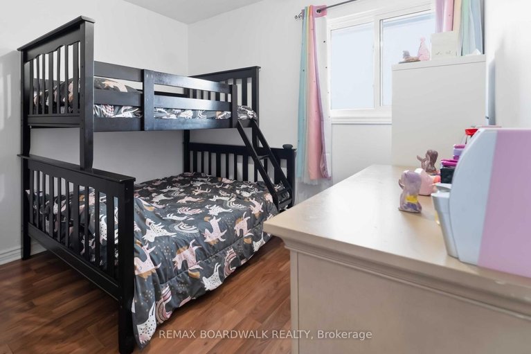 29576237/1707-meadowbrook-road/pineview/ottawa/ontario/K1B4W6_15