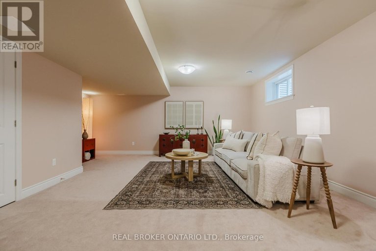 29687993/279-currell-avenue/westborohampton-park/ottawa/ontario/K1Z7J5_32
